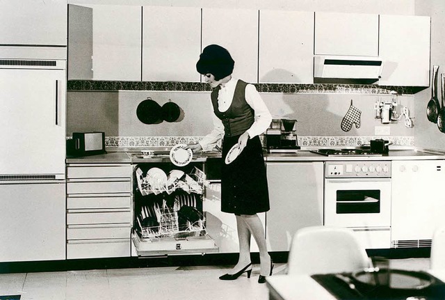 Schon in den 60er Jahren eroberten Splmaschinen die deutschen Haushalte.  | Foto: AMK