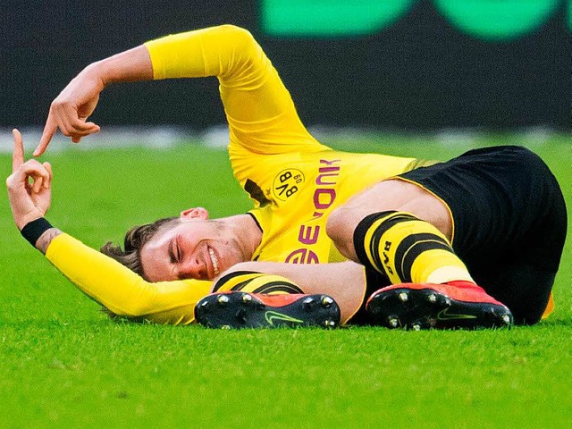 Maximilian Philipp nach der Verletzung in Leverkusen  | Foto: dpa