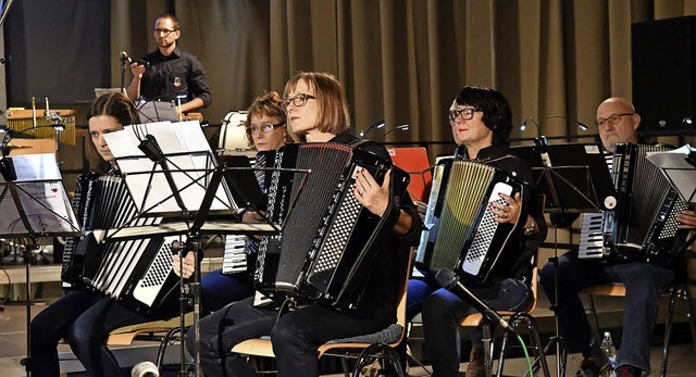 Das Publikum war mehr als beeindruckt ...te das Akkorden-Orchester beherrschte.  | Foto: Wolfgang Knstle