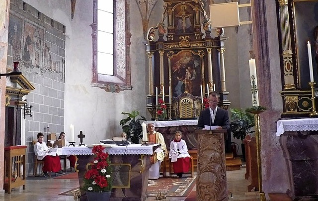 Norbert Scherble gab einen tiefen Einb...ige Geschichte der Lausheimer Kirche.   | Foto: Rittner