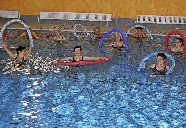 Wassergymnastik findet im Hallenbad in...g in die Kurse ist jederzeit mglich.   | Foto: Nosbsch