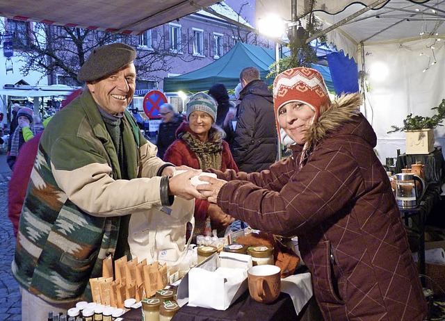 Schn, dass es nicht nur Stammkunden, ...kommt noch einen Plausch gratis dazu.   | Foto: Gabi Lendle