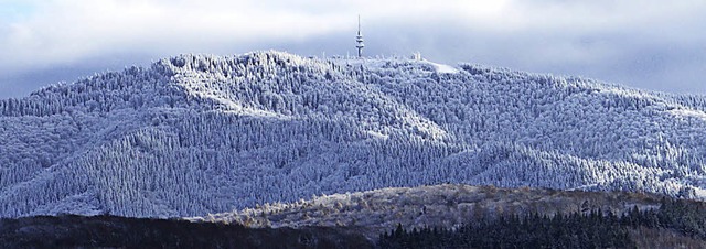 Das weie Winterkleid steht dem Blauen...n auf dem Gipfel aber weiterhin nicht.  | Foto: A. Huber
