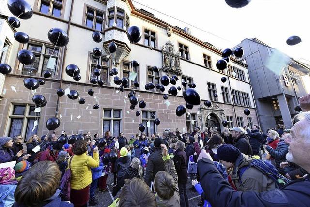 Schwarze Ballons fr Stuttgart