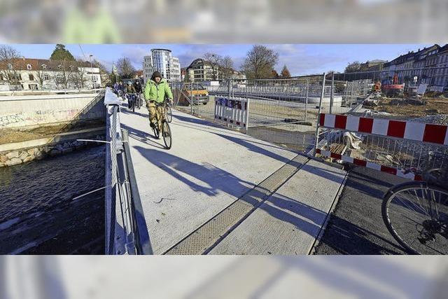 Radler auf der neuen Brcke