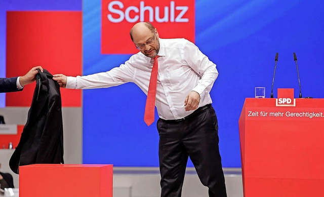 Der SPD-Vorsitzende Martin Schulz (hier im Juni in Dortmund) steht unter Druck.   | Foto: dpa
