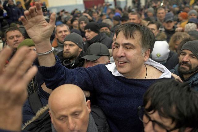 Saakaschwili fordert Prsident Poroschenko heraus