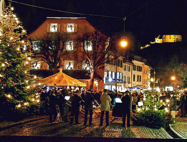 Das Kalenderbild vom Dezember zeigt di...der illuminierten Altstadt von Staufen  | Foto: Claudia Ladener