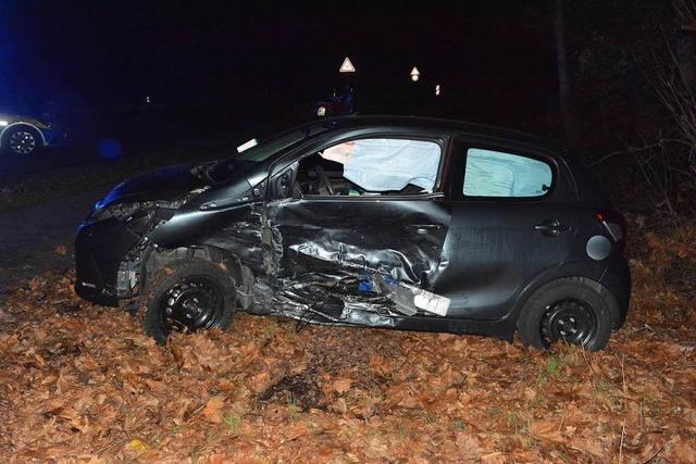 Totalschaden beim Zusammensto auf der L137 – Beide Fahrer unverletzt