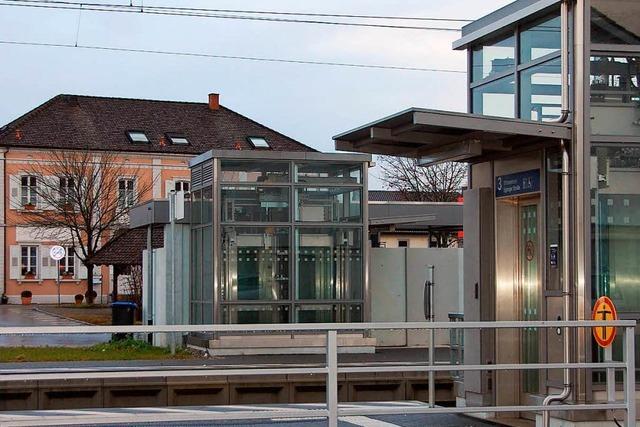 Aufzug am Bahnhof luft wieder