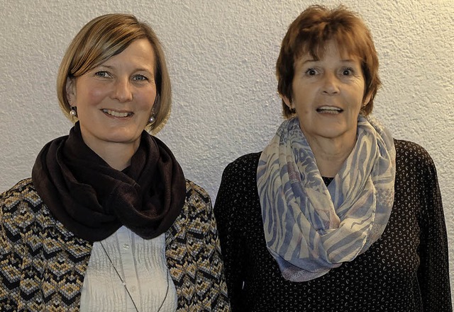 Vorsitzende Claudia Pabst (links) und ...#8220; fr das Schwimmbad Sthlingen.   | Foto: Dietmar Noeske