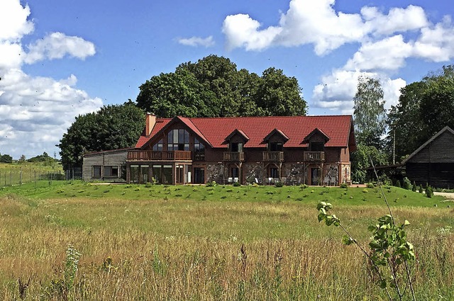 Das Gstehaus von Manfred Kammin in Stare Sady,  umgeben von Natur   | Foto: Ulrike Derndinger/privat (2)