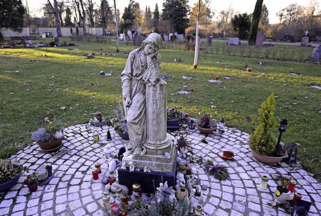 Die Anzahl von  Urnenbestattungen  nimmt auch auf dem Hauptfriedhof  zu.   | Foto: Ingo Schneider