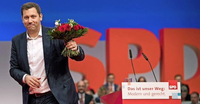 Lars Klingbeil nach seiner Wahl zum SPD-Generalsekretr in Berlin.   | Foto: dpa