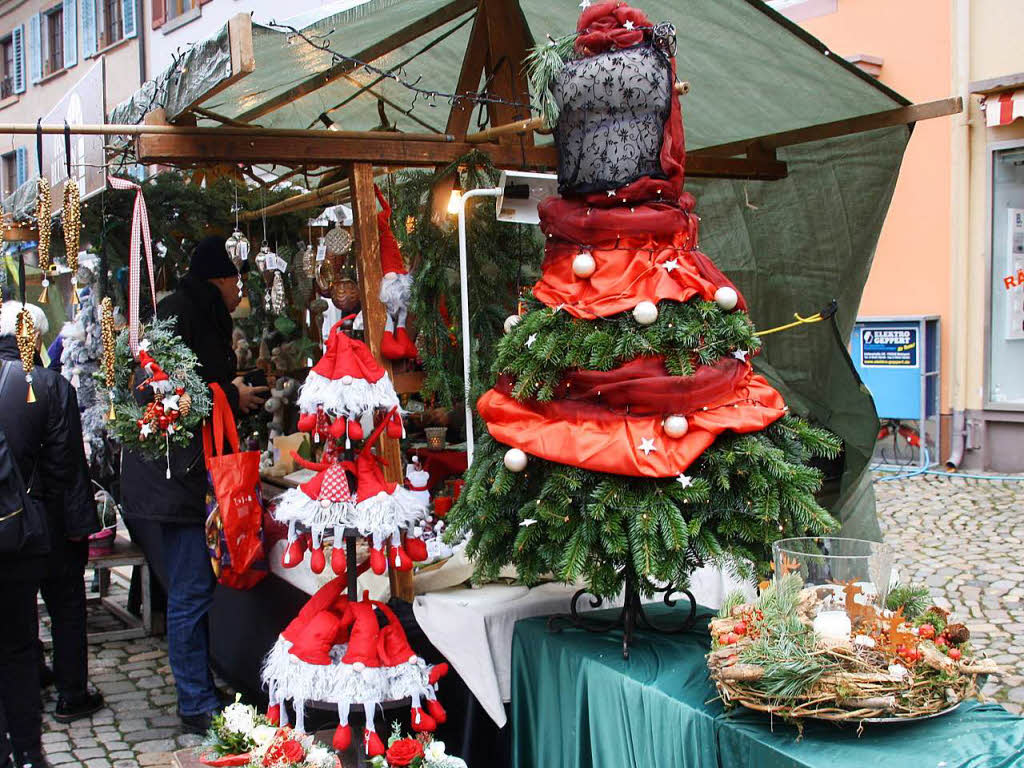 Beim 44. Altstaufener Weihnachtsmarkt gab es fr jeden etwas in der festlich geschmckten Stadt.