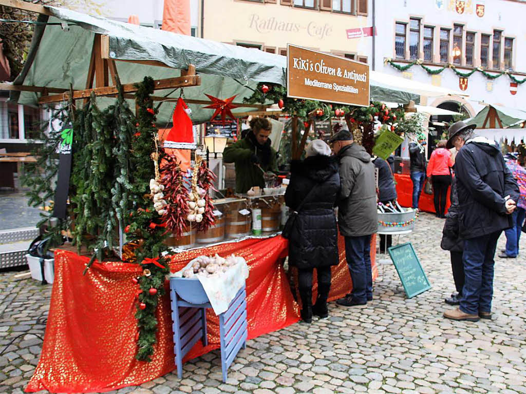 Beim 44. Altstaufener Weihnachtsmarkt gab es fr jeden etwas in der festlich geschmckten Stadt.