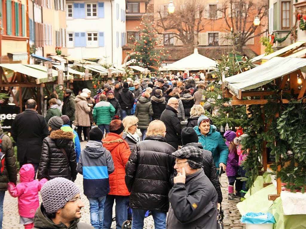 Beim 44. Altstaufener Weihnachtsmarkt gab es fr jeden etwas in der festlich geschmckten Stadt.