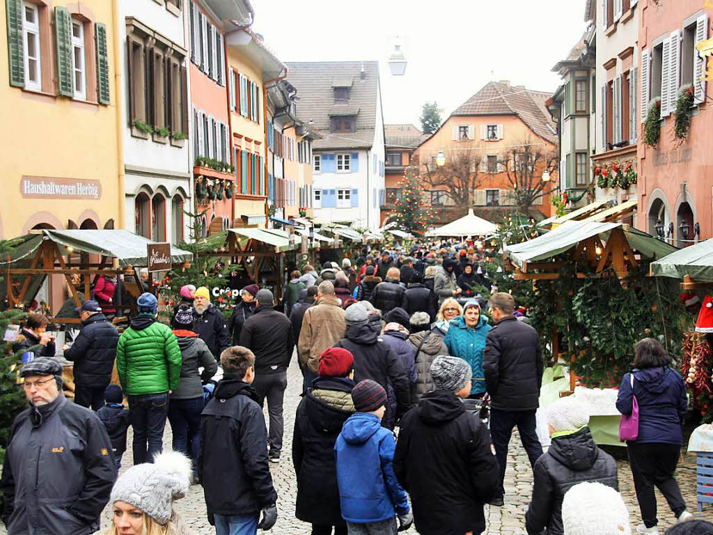 Beim 44. Altstaufener Weihnachtsmarkt gab es fr jeden etwas in der festlich geschmckten Stadt.