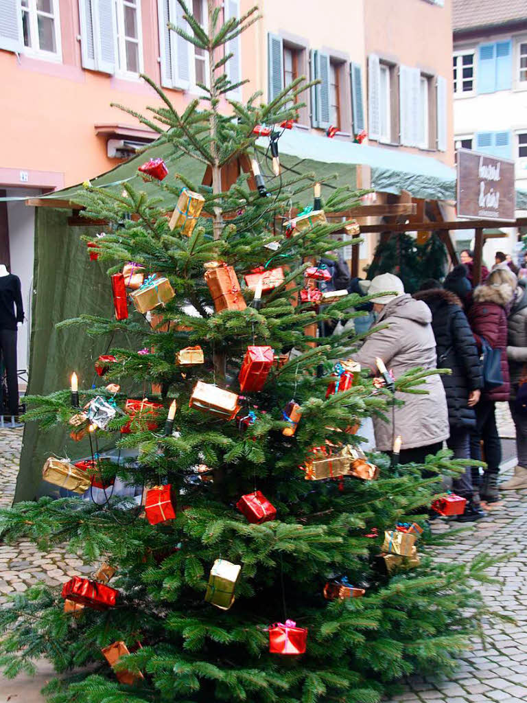 Beim 44. Altstaufener Weihnachtsmarkt gab es fr jeden etwas in der festlich geschmckten Stadt.