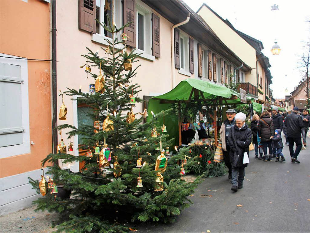 Beim 44. Altstaufener Weihnachtsmarkt gab es fr jeden etwas in der festlich geschmckten Stadt.