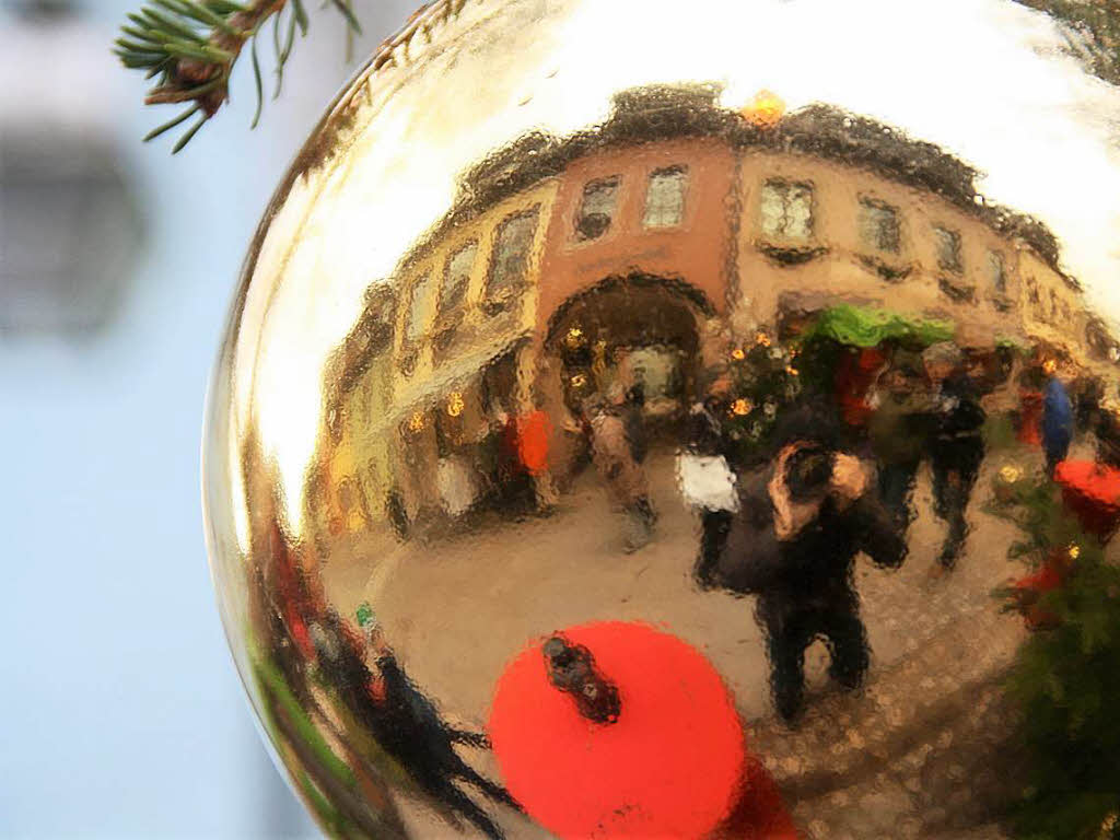 Beim 44. Altstaufener Weihnachtsmarkt gab es fr jeden etwas in der festlich geschmckten Stadt.