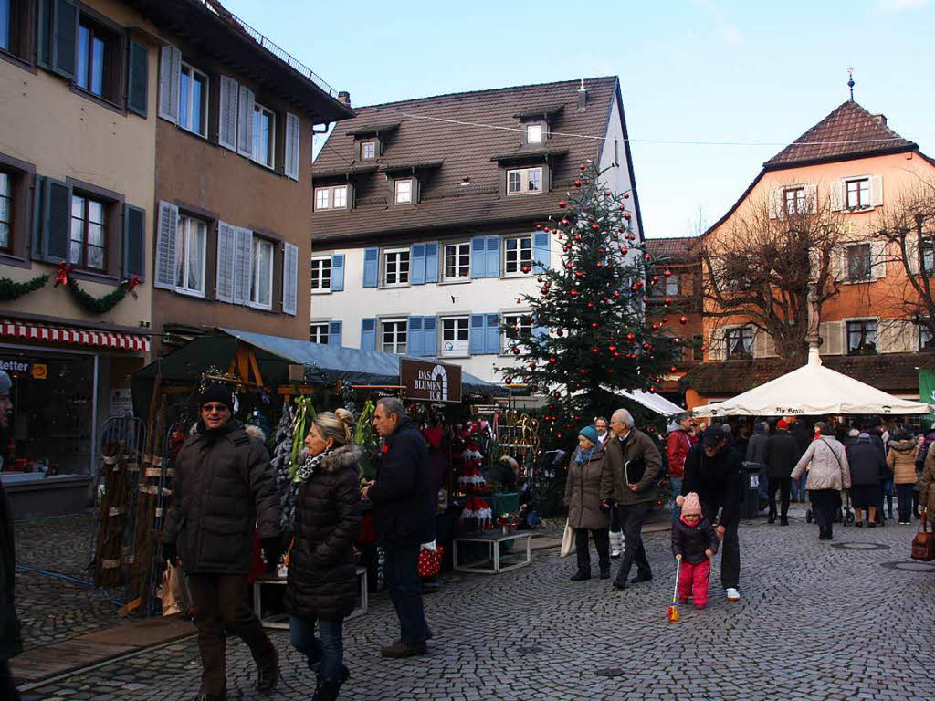 Beim 44. Altstaufener Weihnachtsmarkt gab es fr jeden etwas in der festlich geschmckten Stadt.