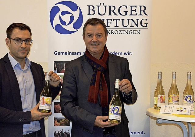 Armin Bauer, Stiftungsmitarbeiter, und...r Johann-Heinrich-von-Landeck-Schule.   | Foto: Fotos: Hennicke