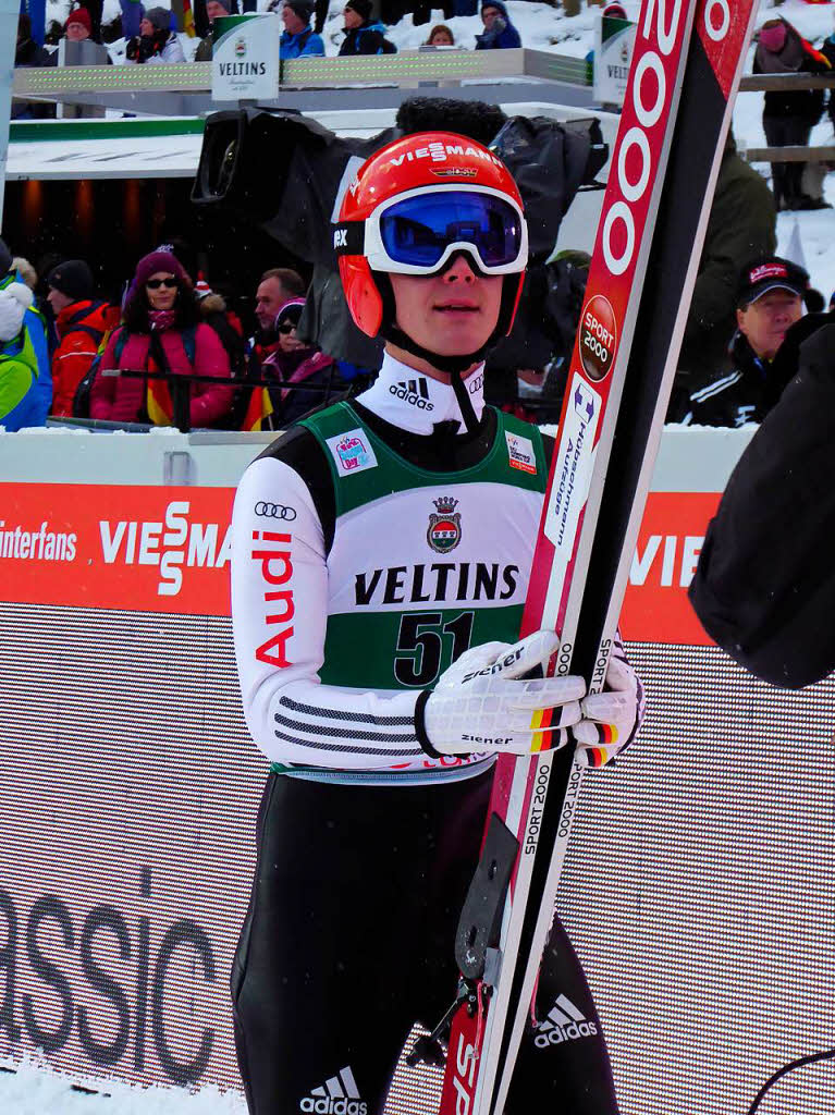 Stephan Leyhe aus Breitnau: Eindrcke vom Teamspringen beim Skisprung-Weltcup am 9. Dezember in Neustadt. 5000 Zuschauer erlebten auf der hochklassig prparierten Hochfirstschanze hochklassigen, spannenden Sport. Norwegen gewann vor Polen und Deutschland