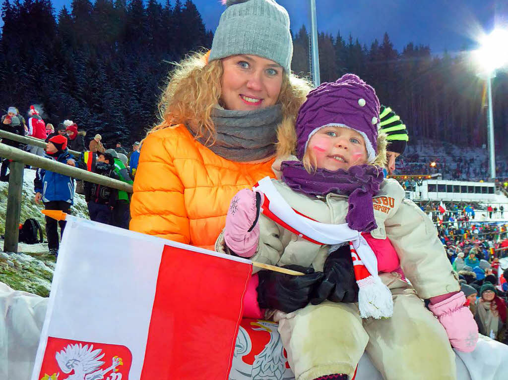 Starkes Team: Eindrcke vom Teamspringen beim Skisprung-Weltcup am 9. Dezember in Neustadt. 5000 Zuschauer erlebten auf der hochklassig prparierten Hochfirstschanze hochklassigen, spannenden Sport. Norwegen gewann vor Polen und Deutschland