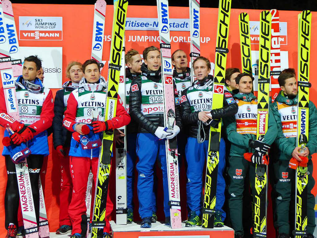 Siegerehrung: Eindrcke vom Teamspringen beim Skisprung-Weltcup am 9. Dezember in Neustadt. 5000 Zuschauer erlebten auf der hochklassig prparierten Hochfirstschanze hochklassigen, spannenden Sport. Norwegen gewann vor Polen und Deutschland