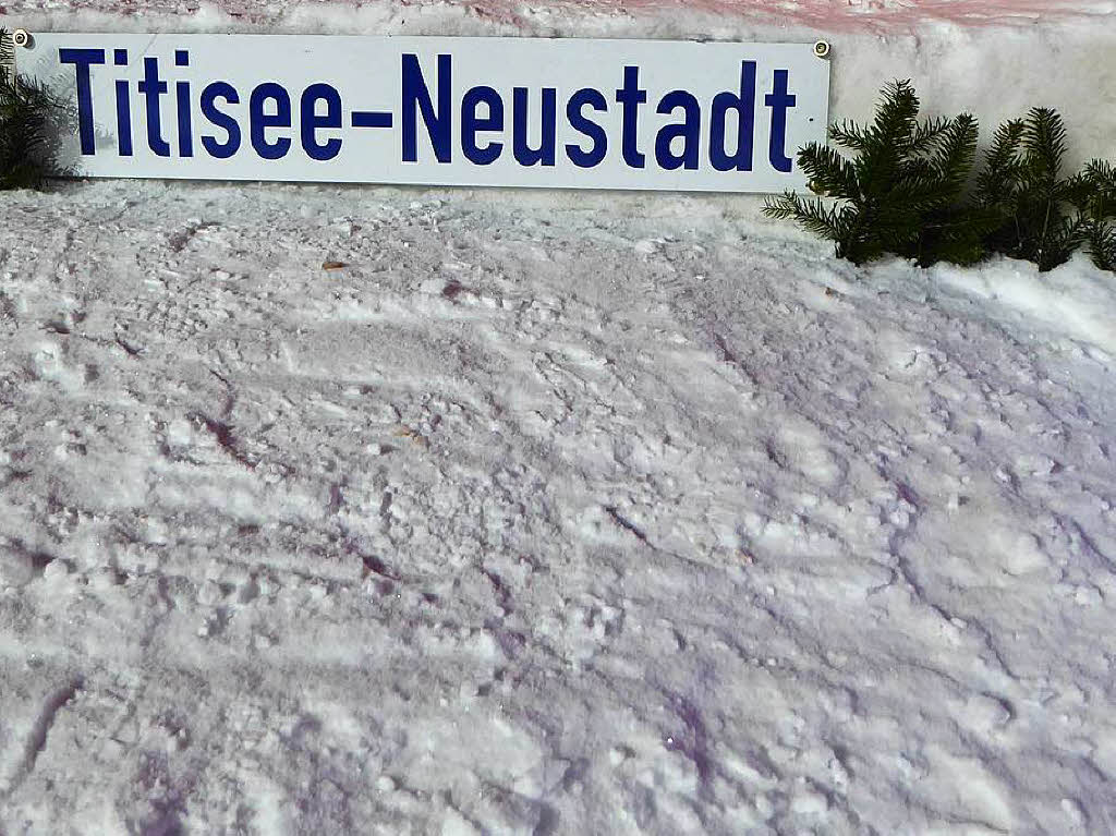 Alles klar: Eindrcke vom Teamspringen beim Skisprung-Weltcup am 9. Dezember in Neustadt. 5000 Zuschauer erlebten auf der hochklassig prparierten Hochfirstschanze hochklassigen, spannenden Sport. Norwegen gewann vor Polen und Deutschland