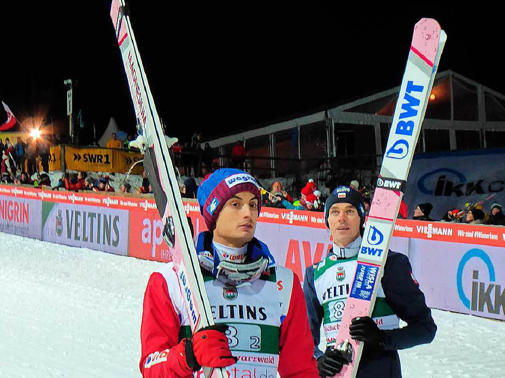 Richtung Siegerehrung: Eindrcke vom Teamspringen beim Skisprung-Weltcup am 9. Dezember in Neustadt. 5000 Zuschauer erlebten auf der hochklassig prparierten Hochfirstschanze hochklassigen, spannenden Sport. Norwegen gewann vor Polen und Deutschland