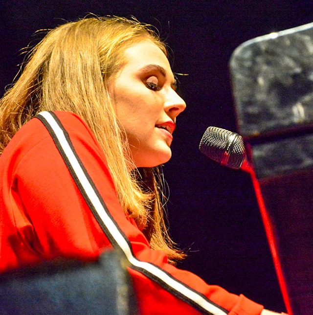 Naomi Westlake sang und spielte am Flgel.  | Foto: Barbara Ruda