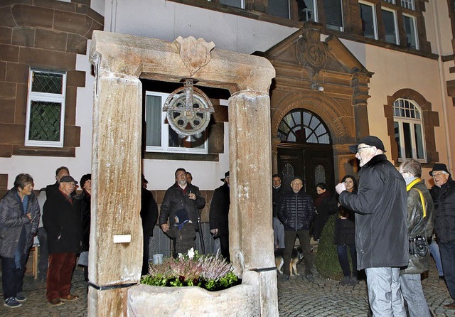 Begrnt mit Erika: Der Schnell-Brunnen...sich Walter Caroli stark gemacht hat.   | Foto: H. FSSEL