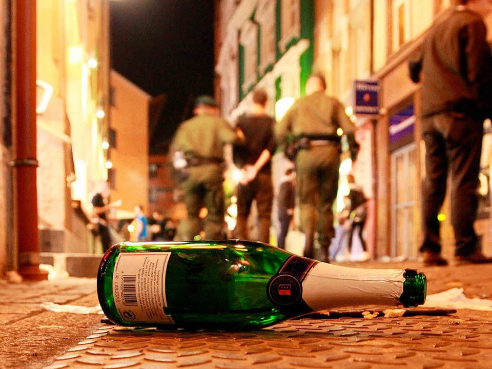 Im Bermudadreieck darf weitergetrunken...ffentliches Trinken nicht verbieten.    | Foto:  dpa