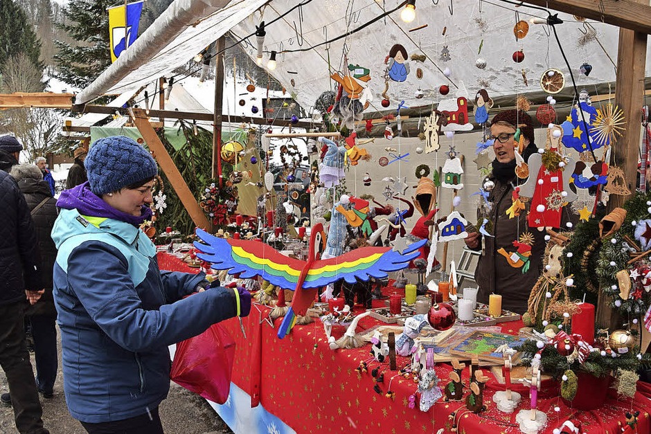 Weihnachtsmarkt in Präg mit vielfältigem Angebot (Foto: Ulrike Jäger) Weihnachtsmarkt in Präg mit vielfältigem Angebot (Foto: Ulrike Jäger)