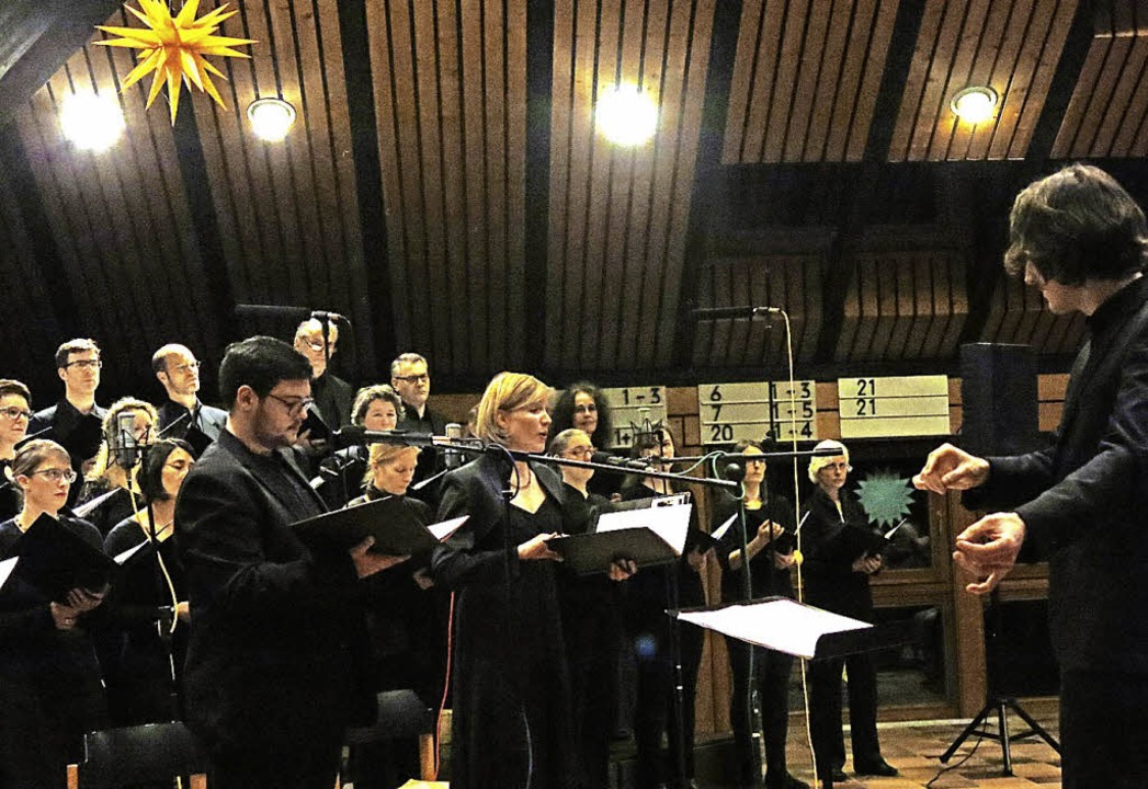 Christmas Jazz: Freiburger Kammerchor und Kilian Heitzler Big Band  | Foto: Georg Vo