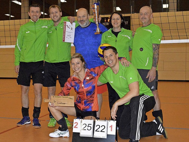 TuS Volleyball-Nikolausturnier: Den Si...fmann, Agnes Kaiser und  Harald Br.    | Foto: Norbert Kriegl