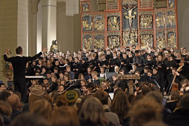Klanggewaltig fllten rund 250 Mitwirk... quattro voci&#8220; die Georgskirche.  | Foto: Rita Eggstein