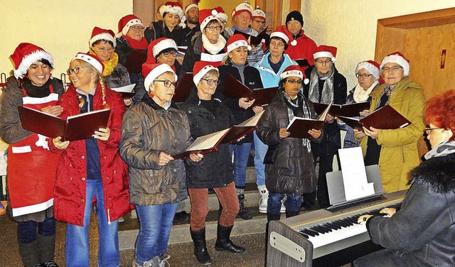 Der Gesangverein brachte ein Stndchen mit.   | Foto: Gudrun Gehr