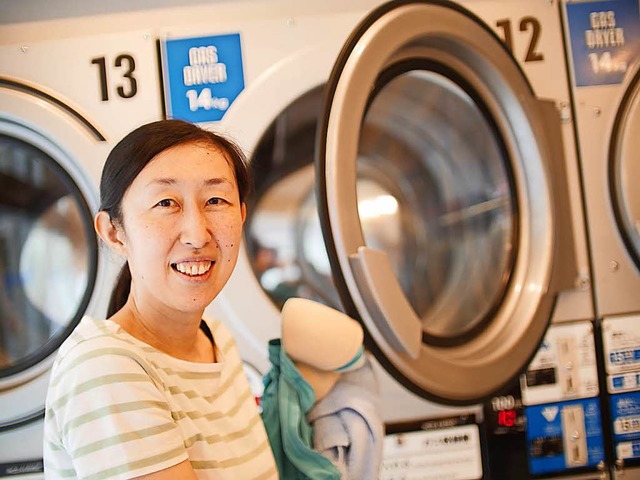 Mayumi Koyanagi im Waschsalon  | Foto: Mayer-Kuckuk