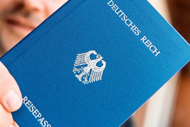 Falsche Reisepsse sind ein Markenzeichen der &#8222;Reichsbrger&#8220;.  | Foto: dpa