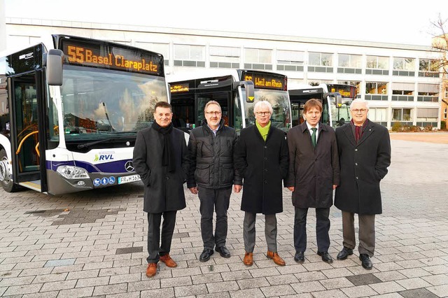 Franz Silzer (Fachbereichsleiter), Tho... im Stadtverkehr mit den neuen Bussen.  | Foto: Ulrich Senf
