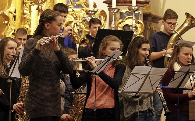 Auch Jungmusiker traten fr die gute Sache auf.   | Foto: Heidi Fssel