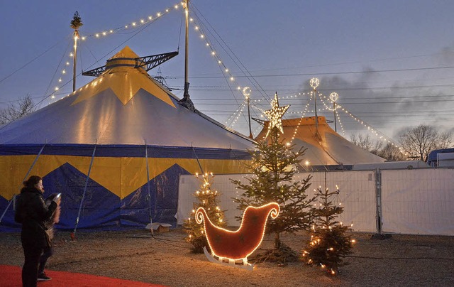 Gemtliche und festlich ist die  Atmosphre beim Lrracher Weihnachtscircus.   | Foto: Barbara Ruda