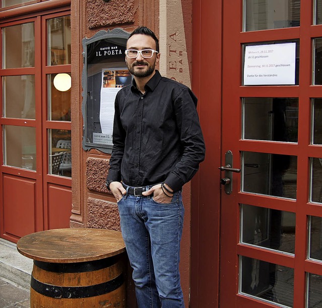 Salvatore Cin gibt das &#8222;Il Poet...r die Nachfolge im Bibliotheks-Caf.   | Foto: Valentin Zumsteg