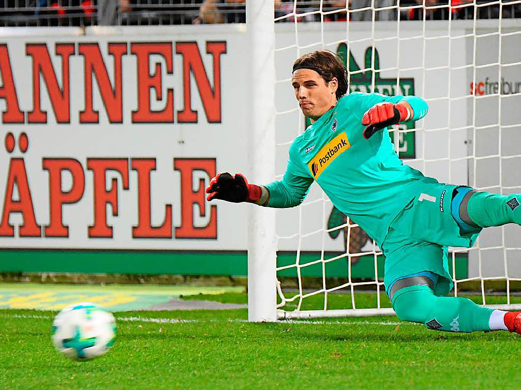 Nils Petersen nimmt sich der Sache an und verwandelt zum 1:0 der Freiburger.