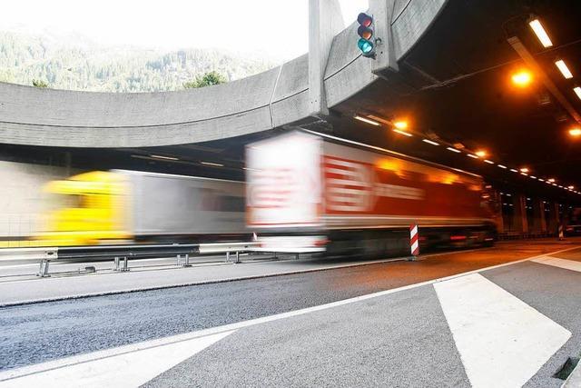 Zwei Autofahrer sterben bei Unfall in Gotthardtunnel