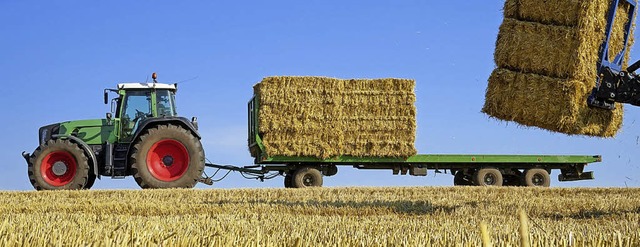 Maschinen erleichtern Bauern die Arbeit.   | Foto: Countrypixel (adobe.com)