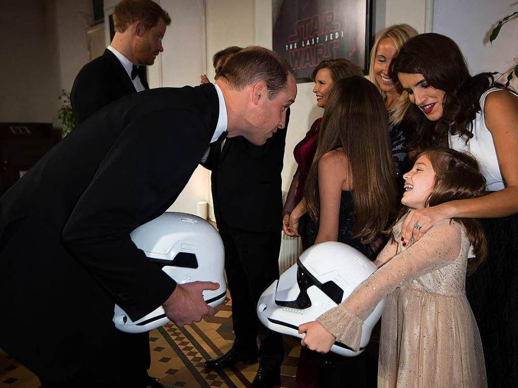 Prinz William spricht mit einem Star Wars-Fan
